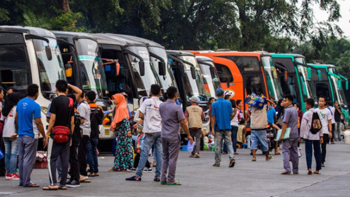 Potret pemudik saat Arus balik Nataru di Terminal (intra62.com/DA)