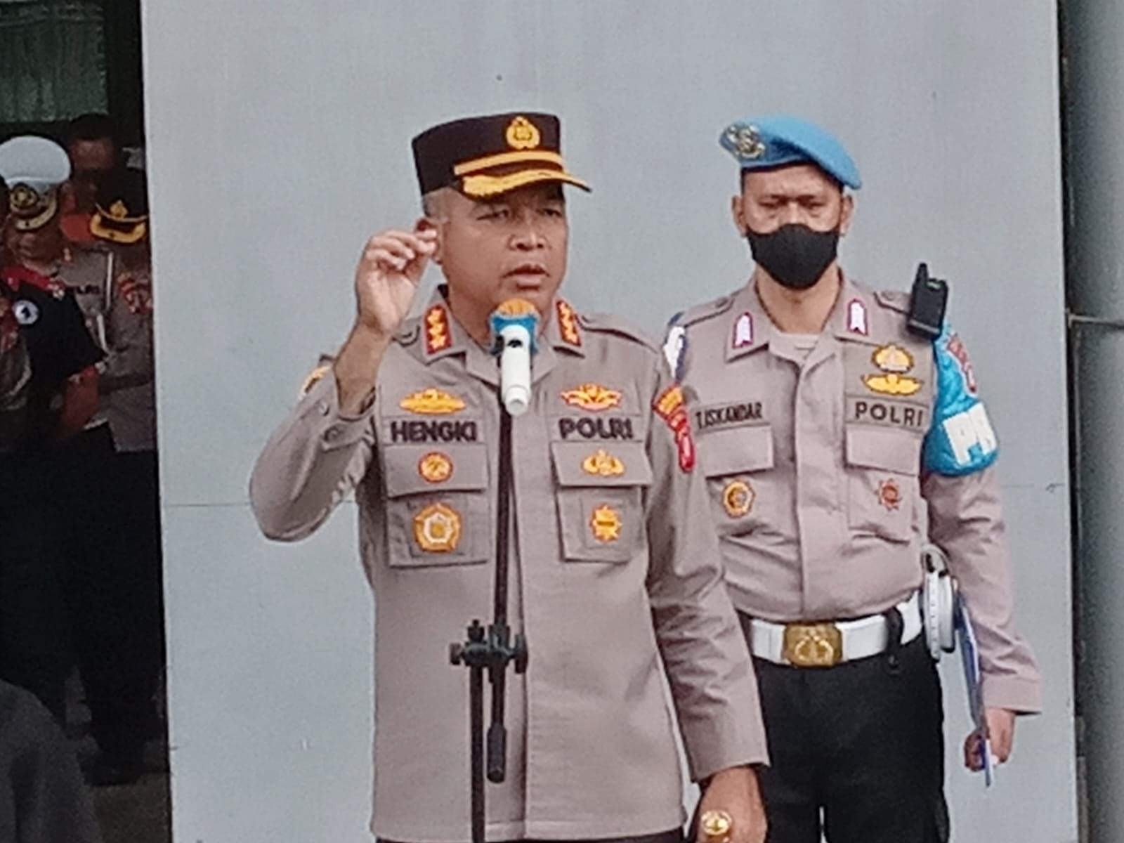 Potret Ketua Kapolres Metro Bekasi Kota Pimpin Apel Pengamanan Liga 1