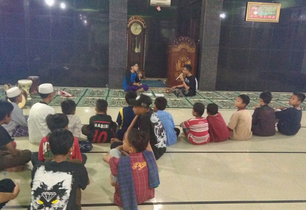 Potret Remaja Masjid saat Bulan Ramadhan (intra62.com/DA)
