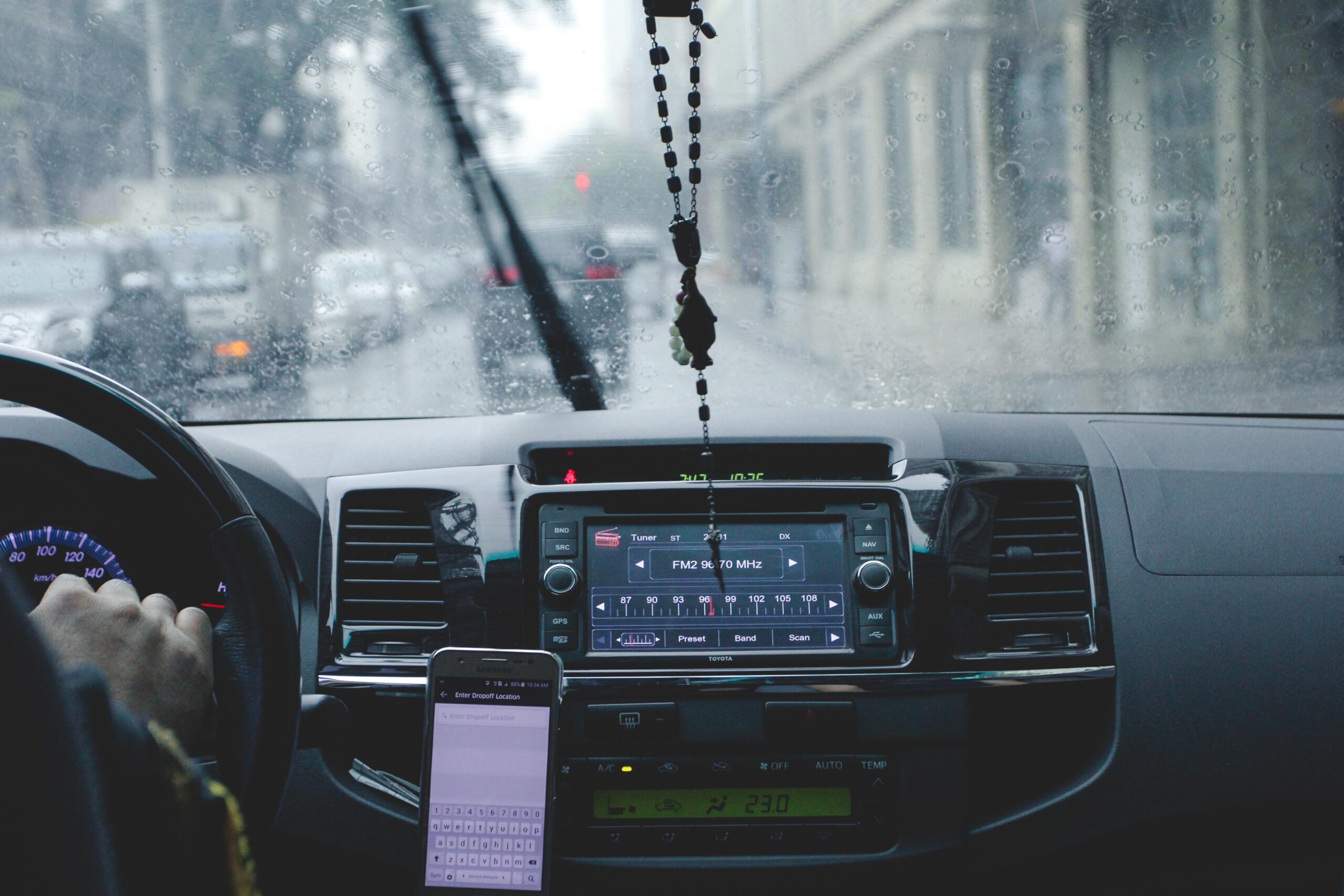 tips berkendara mobil