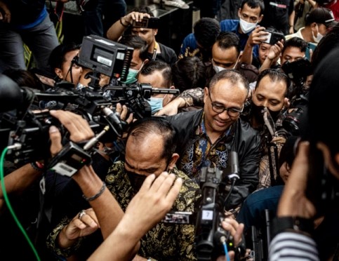 Sekjend AWDI , blokir puluhan rekening Rafael ? bagaimana Pejabat lainnya..
