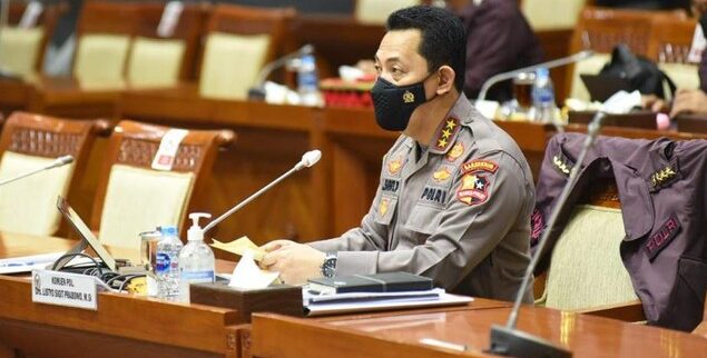 Apa Sebabnya Emak-emak Berteriak Histeris, Ditengah Rapat Kapolri Dengan DPR