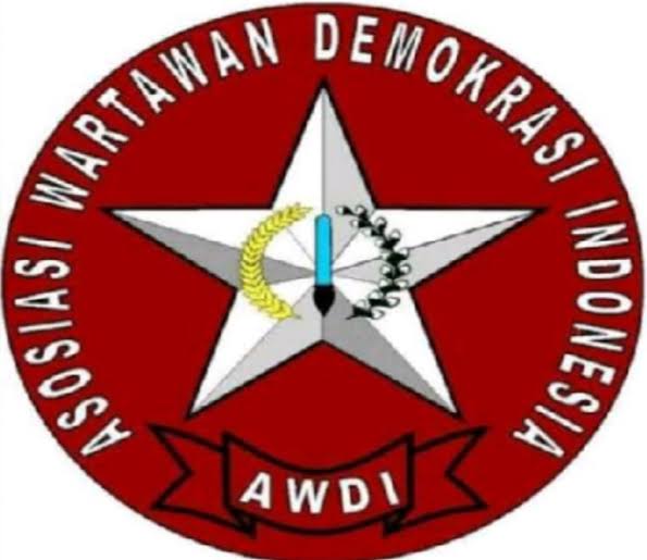 Pilih mana Petugas Partai atau Presiden