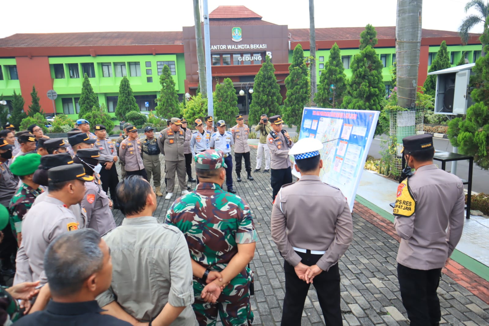 Polres Metro Bekasi Kota gelar Apel Gabungan Pengamanan Hari Buruh (Mayday) Tahun 2023