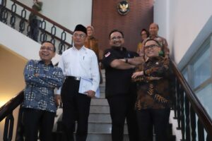Menteri PANRB Azwar Anas saat bahas alternatif libur Hari Raya Idul Adha bersama Menteri