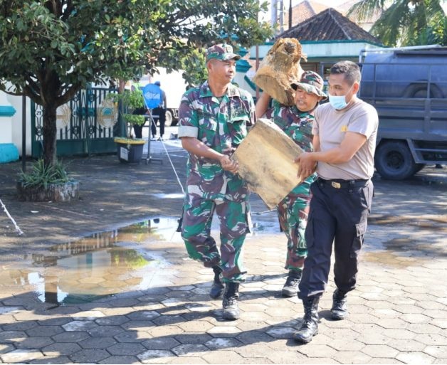 Polda DIY dan TNI ciptakan kebersamaan dengan Warga Masyarakat di Kawasan Tamansiswa, Yogyakarta