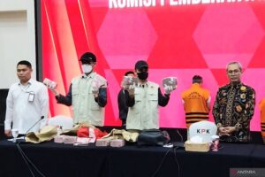 kasus suap henri alfiandi