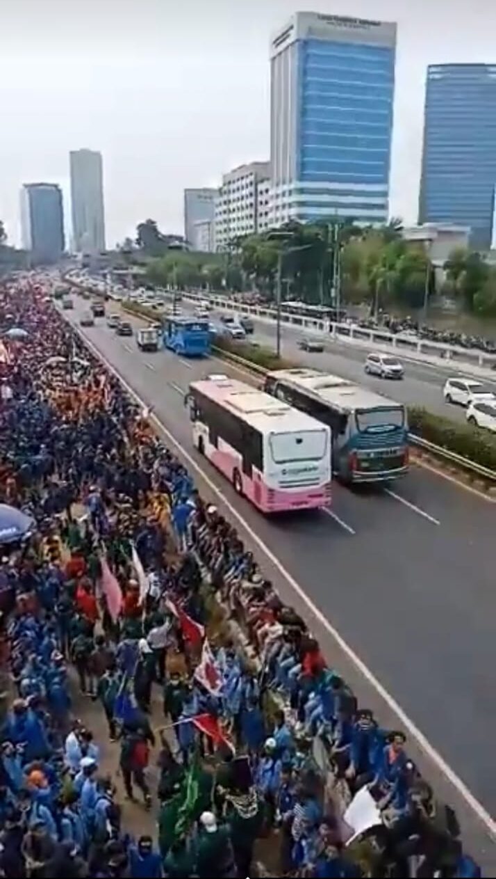 Aksi Unjuk Rasa Buruh