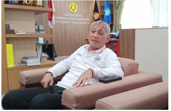 Pembangunan Gedung Laboratorium Riset Terpadu di area kampus Universitas Pembangunan Nasional Veteran (UPNV) Yogyakarta diperkirakan molor dari jadwal perencanaan.