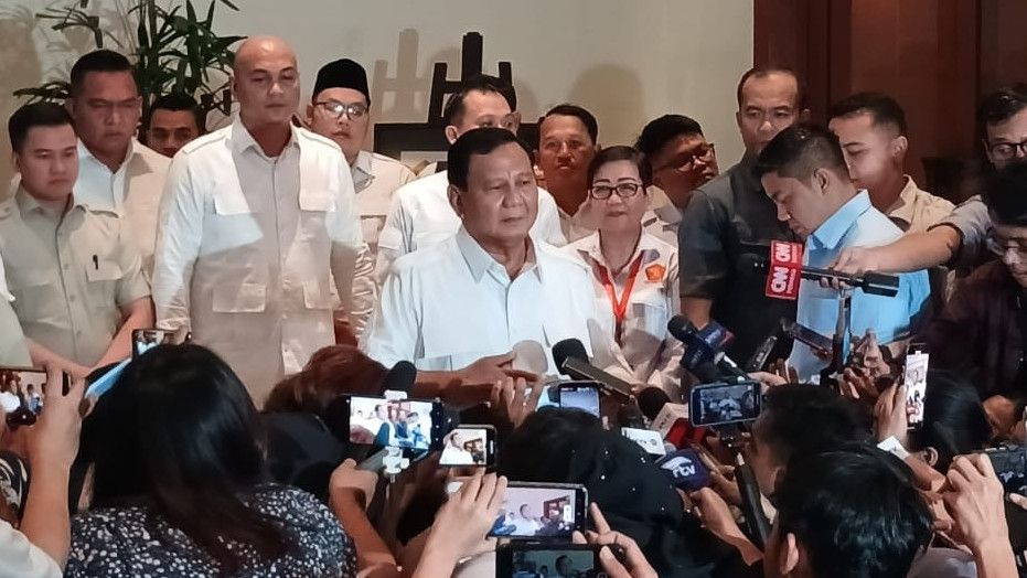 Prabowo Membela Jokowi Dari