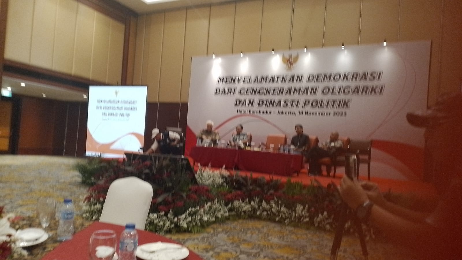 Frans Magnis Suseno , kondisi Indonesia saat ini dalam kondisi yang cukup berbahaya.