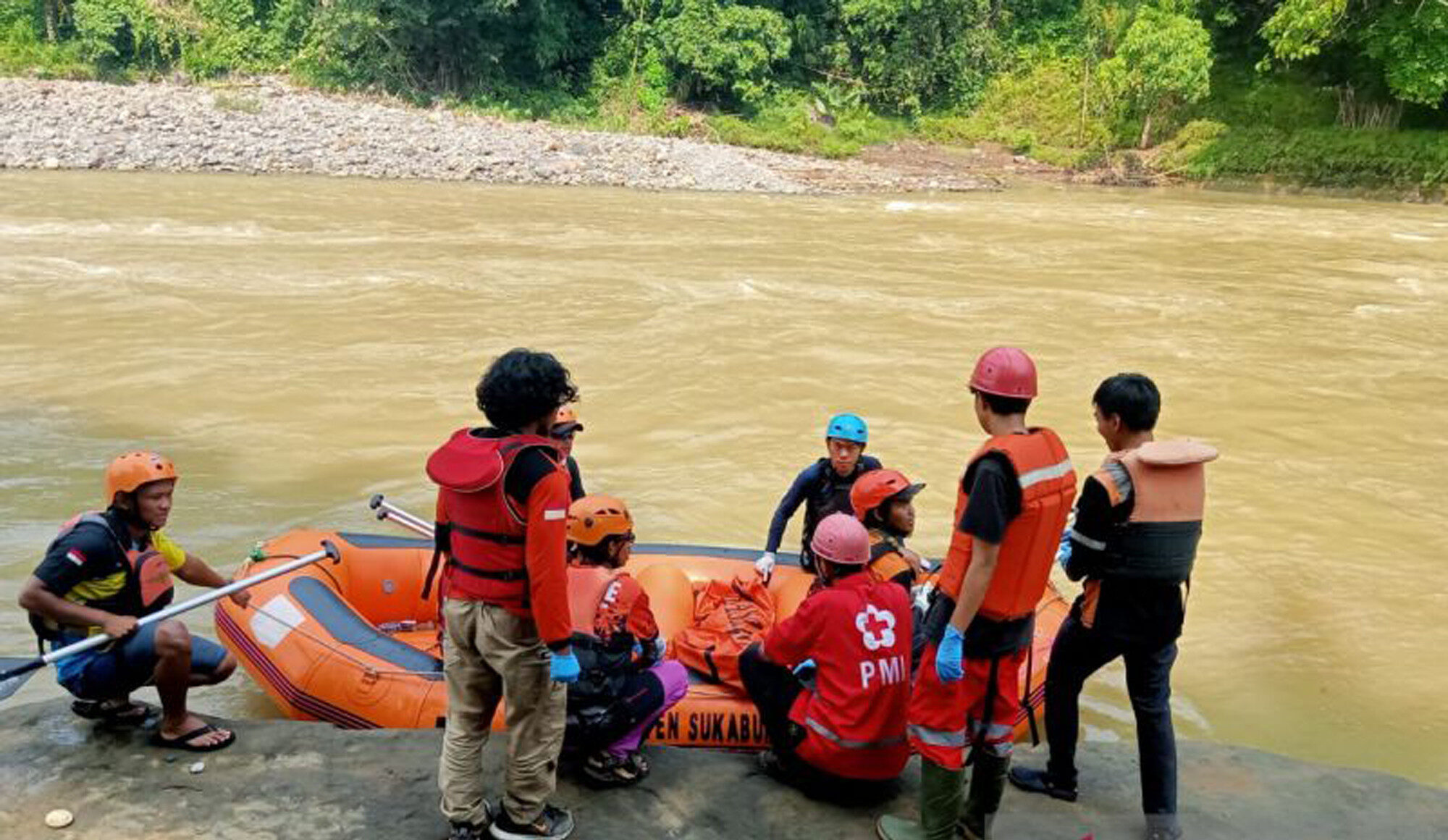 Seorang Remaja Tenggelam