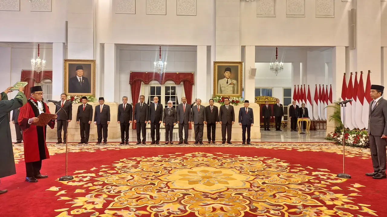 Jokowi Menyaksikan Pembacaan Sumpah