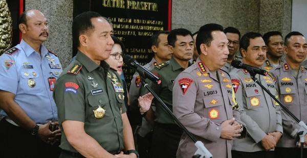 Panglima TNI Melakukan Pertemuan