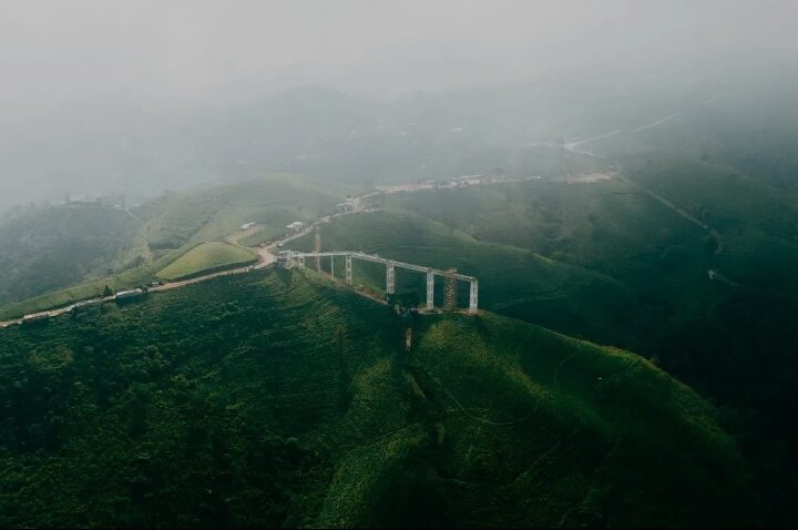 wisata jembatan kaca karanganyar