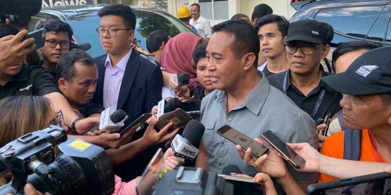 Tim Pemenangan Nasional (TPN) Ganjar-Mahfud membuka peluang melayangkan gugatan kecurangan Pemilu 2024 ke Mahkamah Konstitusi (MK).