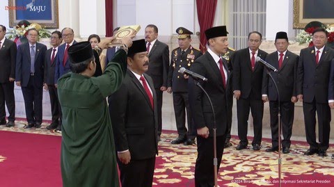 Presiden Jokowi Lantik Hadi Tjahjanto Jadi Menko Polhukam dan AHY Jadi Menteri ATR