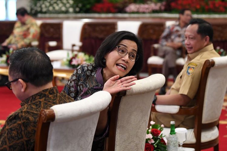 Bertahan demi kesehatan keuangan negara atau mundur demi kesehatan mental . inilah Dilema Menteri keuangan .
