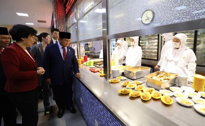 prabowo makan siang gratis