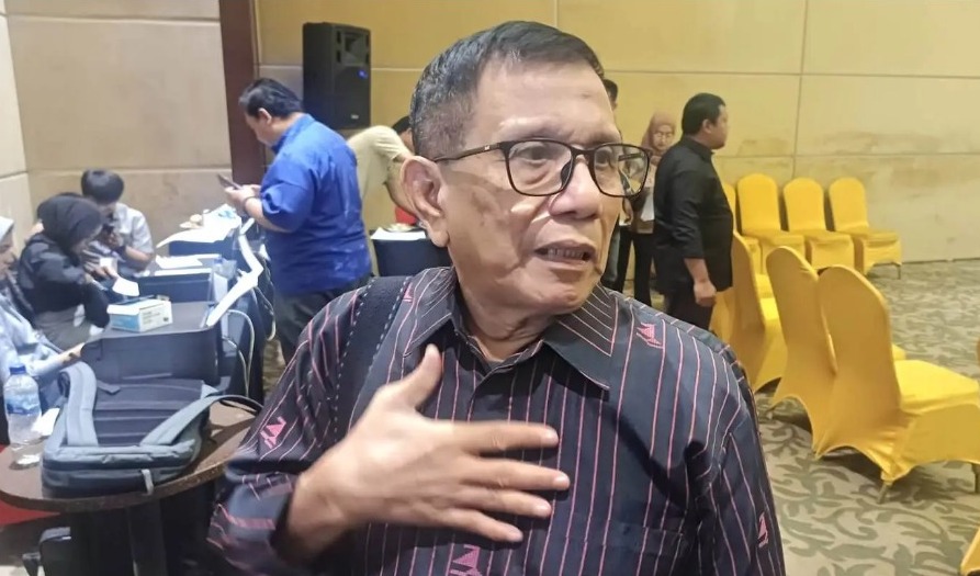 Tanggung renteng , Ketua Umum PWI Wajib kembalikan 1,7 Milyar . Hal ini disampaikan oleh Dewan kehormatan PWI yang telah menjatuhkan hukuman .