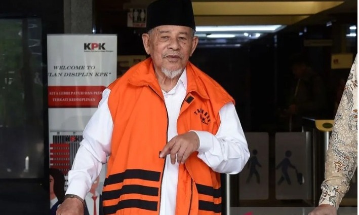 Kantor Dinas ESDM dan PTSP Maluku Utara diperiksa oleh penyidik KPK . 