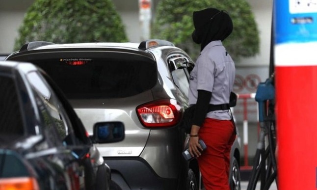 Luhut Tegaskan Bahwa Kendaraan "Mahal" Tidak Dapat mengisi BBM jenis Subsidi.