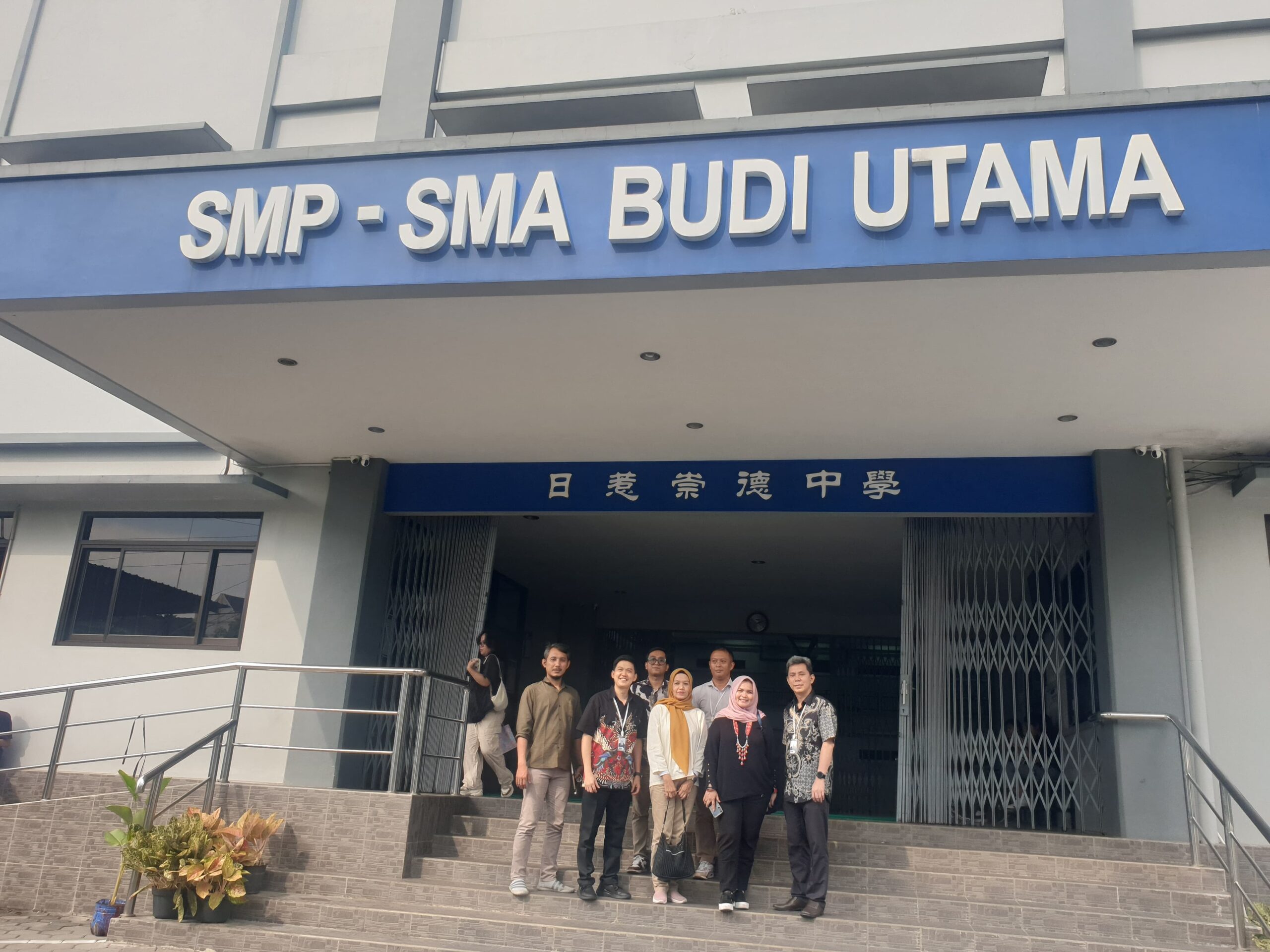 Kolaborasi Budi Utama School dengan Agrupacion Folclorica KO'I, Colombia pada Perhelatan International 5 Negara di Yogyakarta .