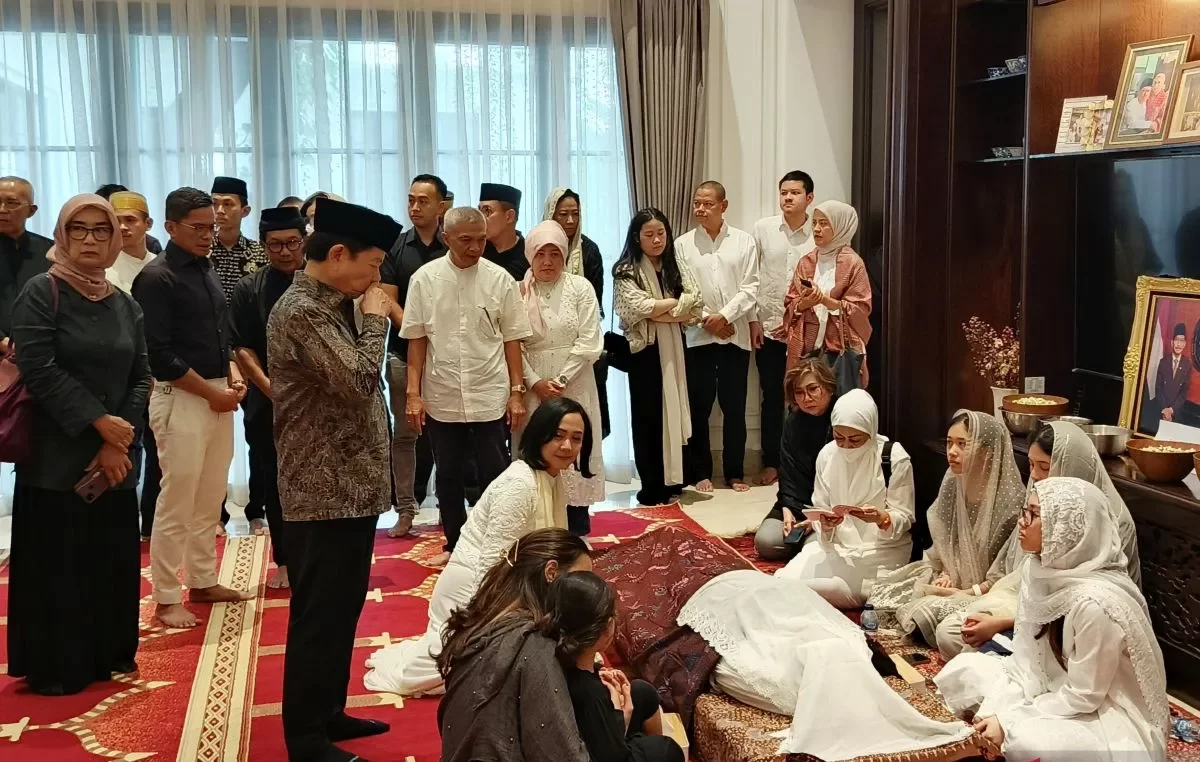 Keluarga almarhum Tanri Abeng, Mantan Menteri Negara Pendayagunaan BUMN, Berterima kasih atas Dukungan Masyarakat