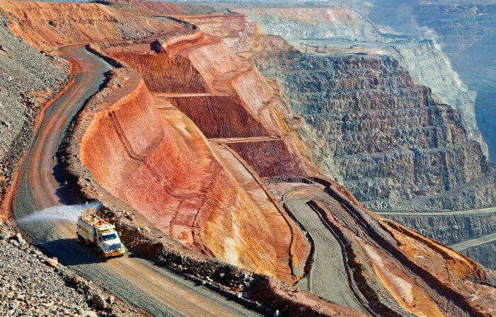 Film Kutukan Nikel Bisa menyadarkan ,Ada yang Salah di Negara Kita .