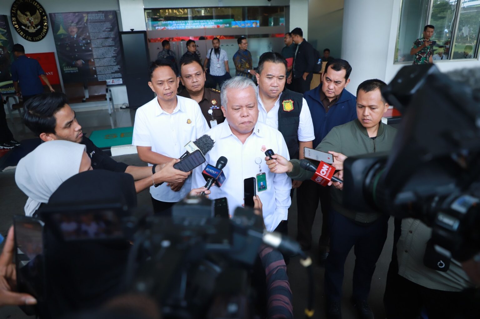 Terkait Dugaan Korupsi Tata Niaga Komoditas Timah, Tersangka AA Dijemput Paksa Oleh Kejaksaan Agung.
