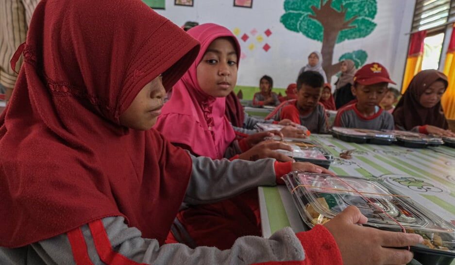 Pemangkasan Anggaran Sebesar 306 T untuk MBG