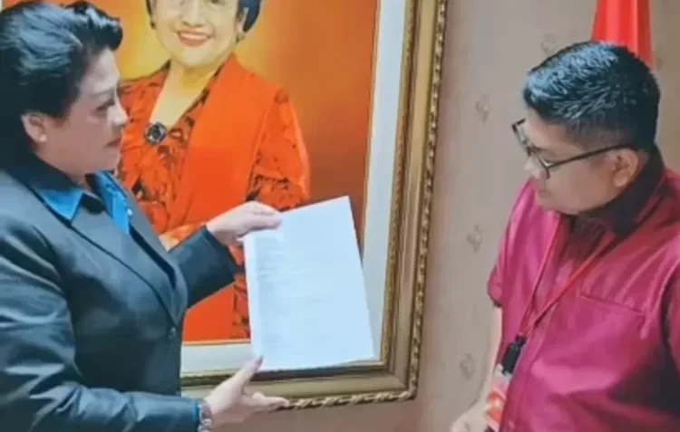 Connie Serahkan Dua Dokuen Rusia ke PDIP , Ada Issue terkait Kapolri