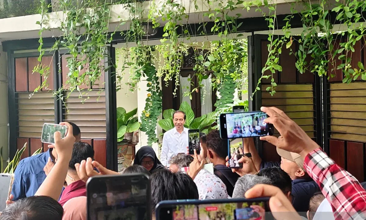 Politik kemarin: Ijazah Jokowi dan 1000 Rumah Subsidi Untuk Wartawan