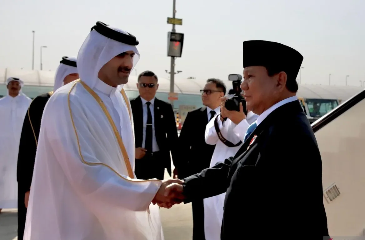 Politik: Sehubungan dengan persiapan PSU, Presiden mengunjungi Akmil Mesir kemarin.