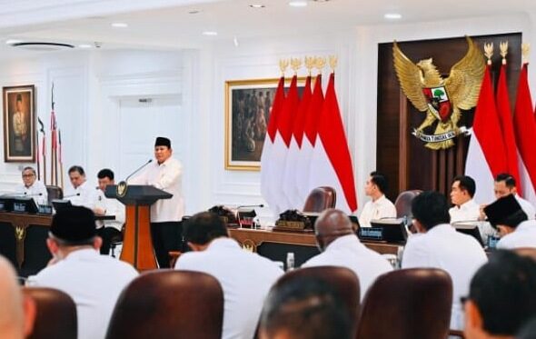 Pemerataan Pendidikan , Sekolah Asrama Sebagai Program Nasional