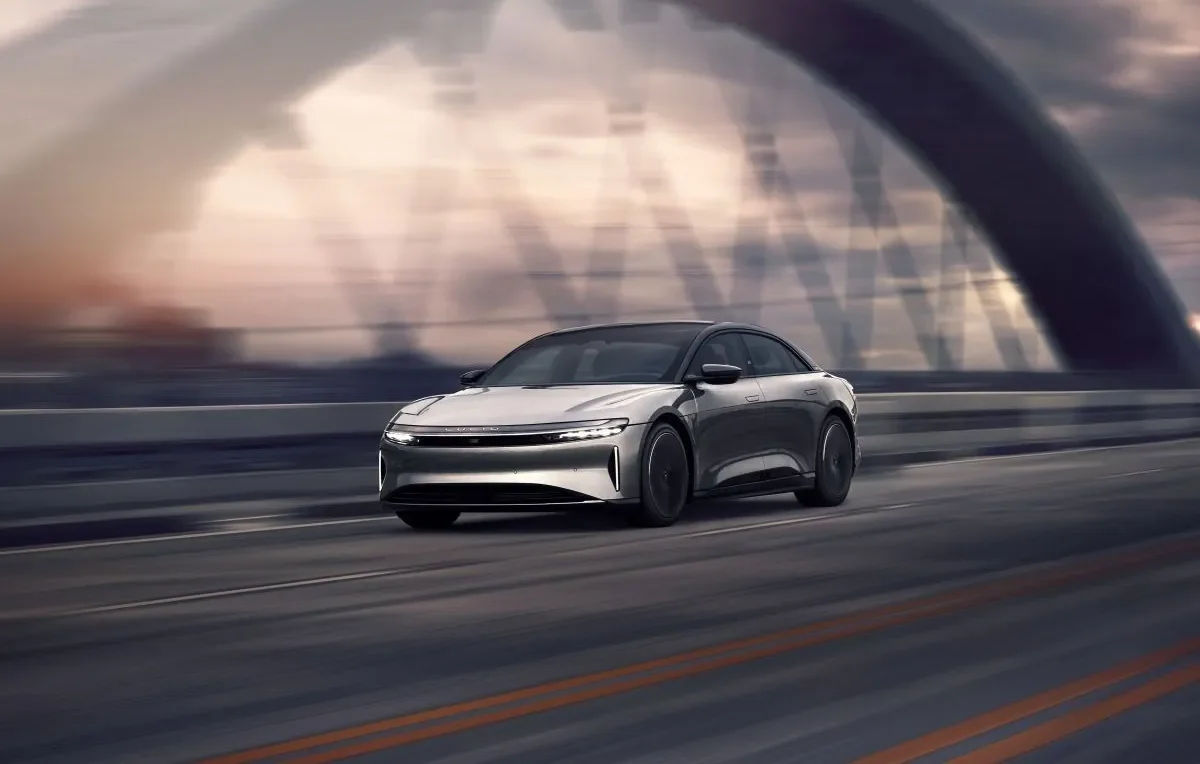 Mobil listrik Lucid Sekali isi daya 1.205 km , Pecah Rekor Dunia