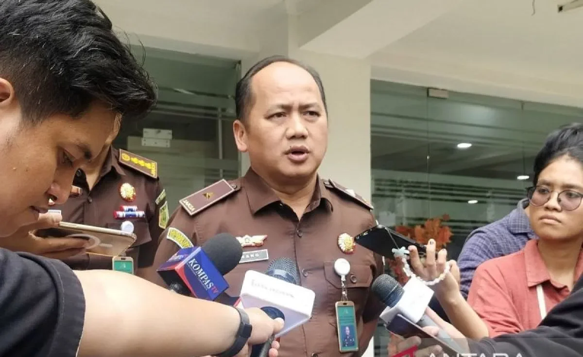 Kejagung ungkap upaya penggeledahan rumah Jampidsus . Kejagung menanggapi laporan penggeledahan rumah Jaksa Agung Muda